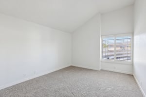 Bataan Rd-S1001-030.jpg