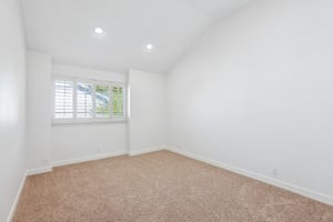 Bataan Rd-S1001-038.jpg