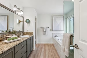 Bataan Rd-S1001-042.jpg