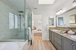 Bataan Rd-S1001-043.jpg