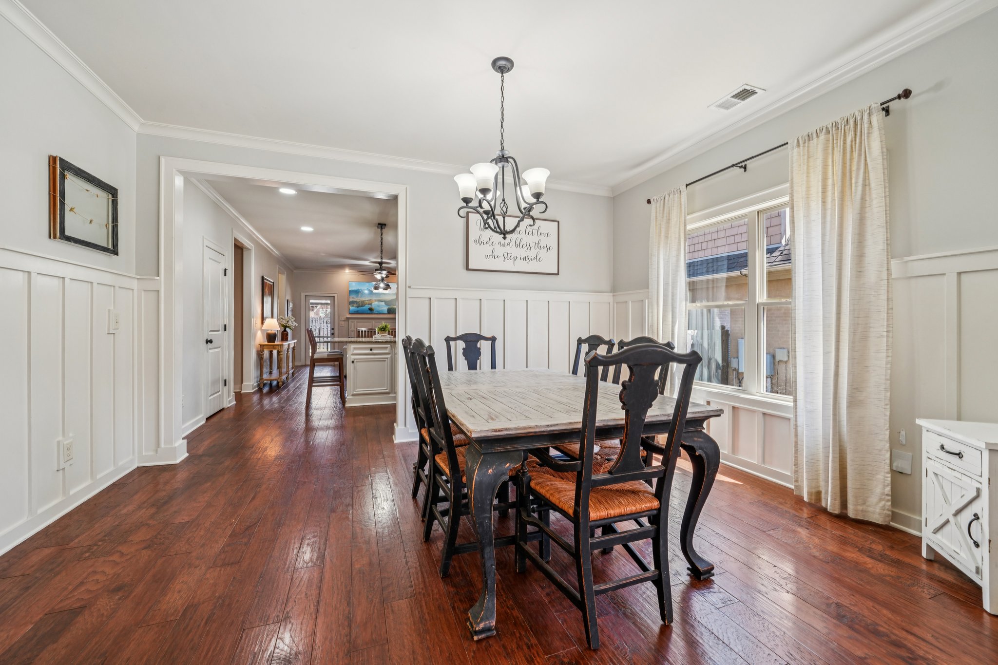 Regent Park Ln-S2103-014.jpg