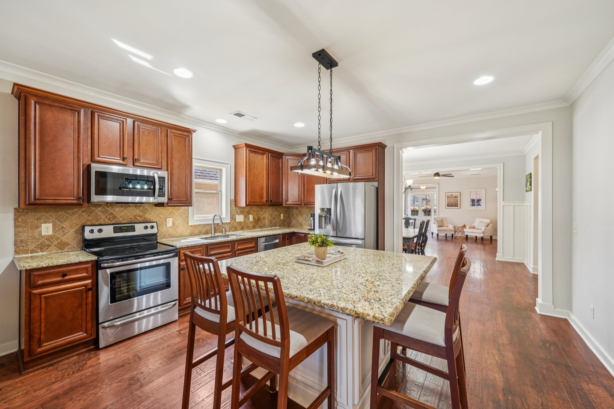 Regent Park Ln-S2103-019.jpg