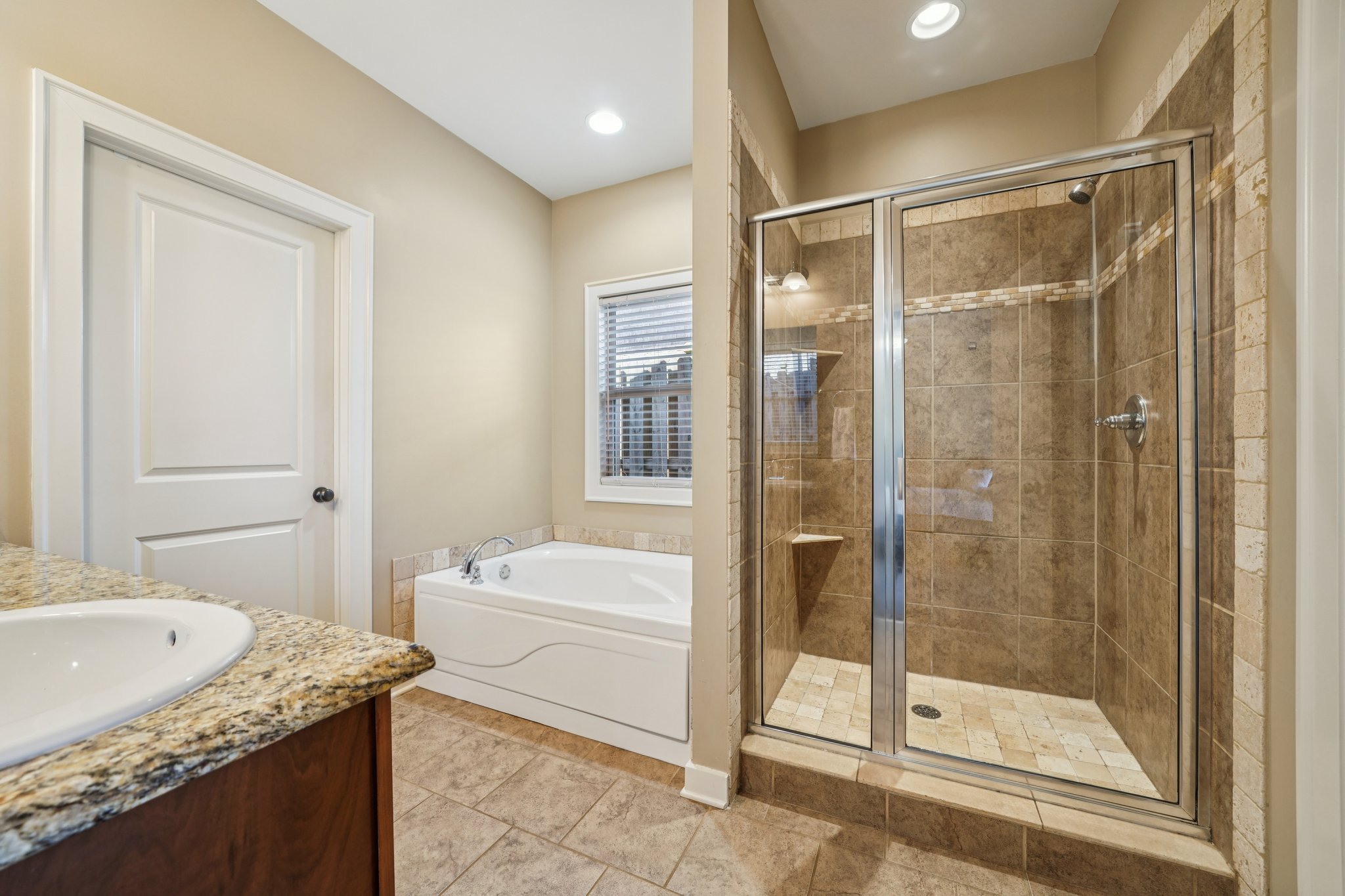 Regent Park Ln-S2103-033.jpg