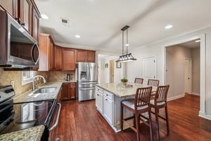 Regent Park Ln-S2103-020.jpg