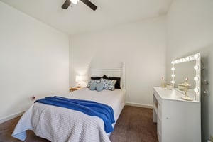 Regent Park Ln-S2103-027.jpg