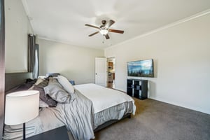 Regent Park Ln-S2103-032.jpg