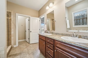 Regent Park Ln-S2103-035.jpg