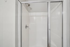 Regent Park Ln-S2103-047.jpg
