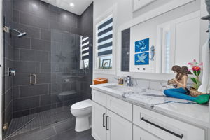 Guest Bathroom 2