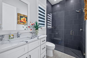 Guest Bathroom 3