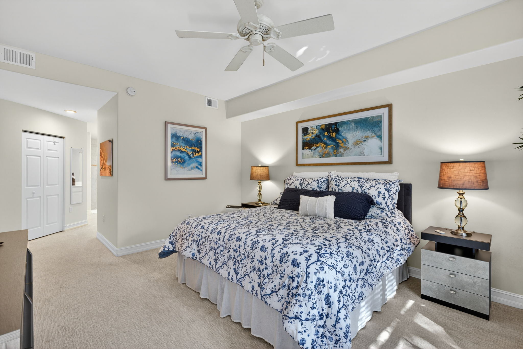 En suite master bath