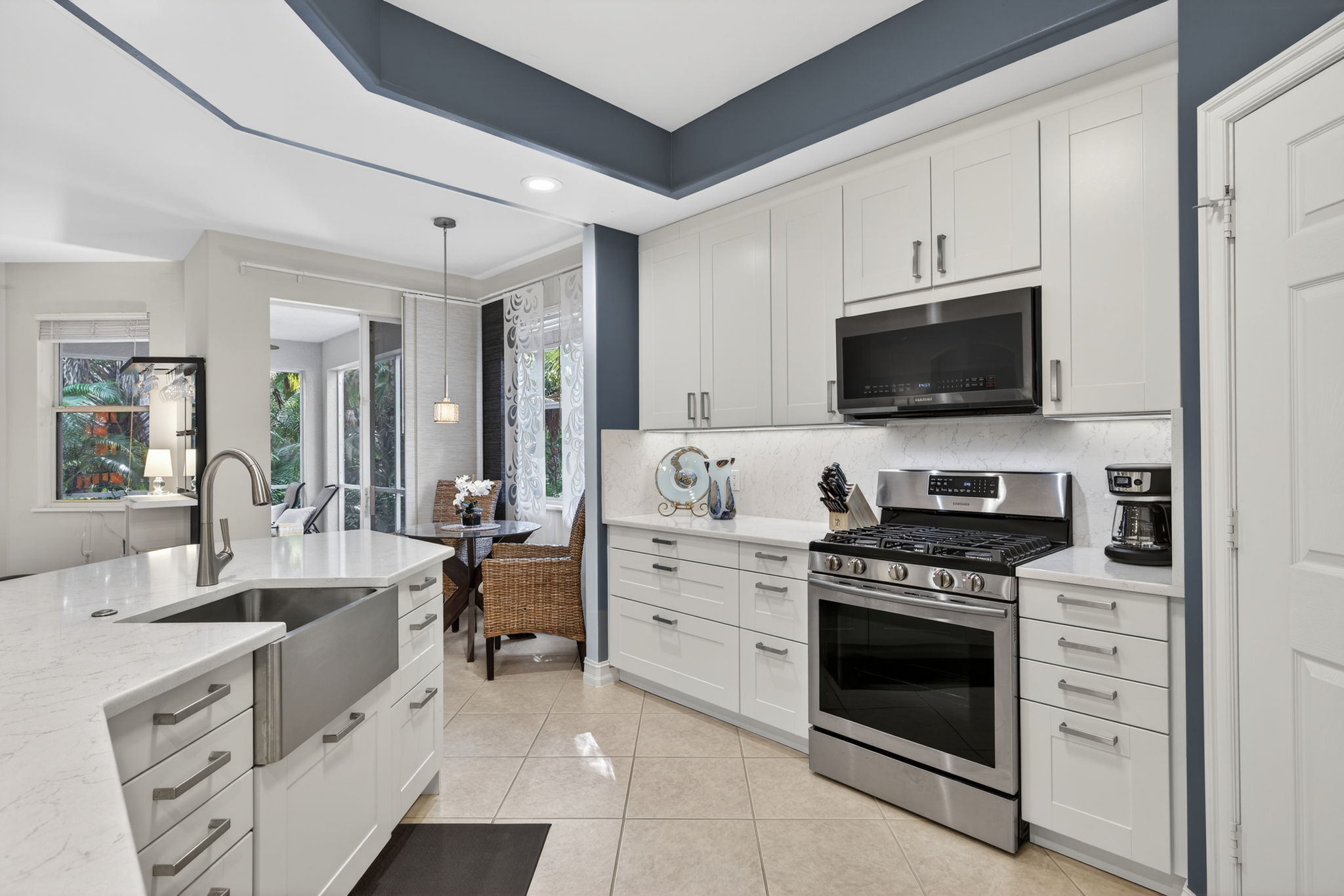 Natural gas stove, vented microwave, deep sink