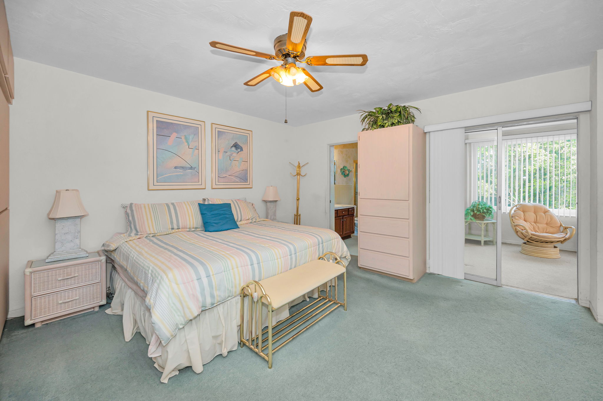 Primary Bedroom1a