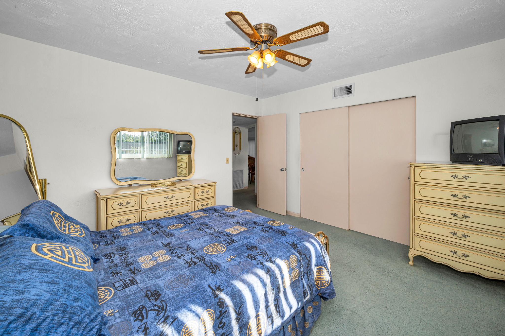 Bedroom2c