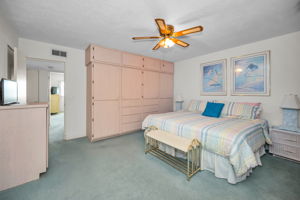 Primary Bedroom1b