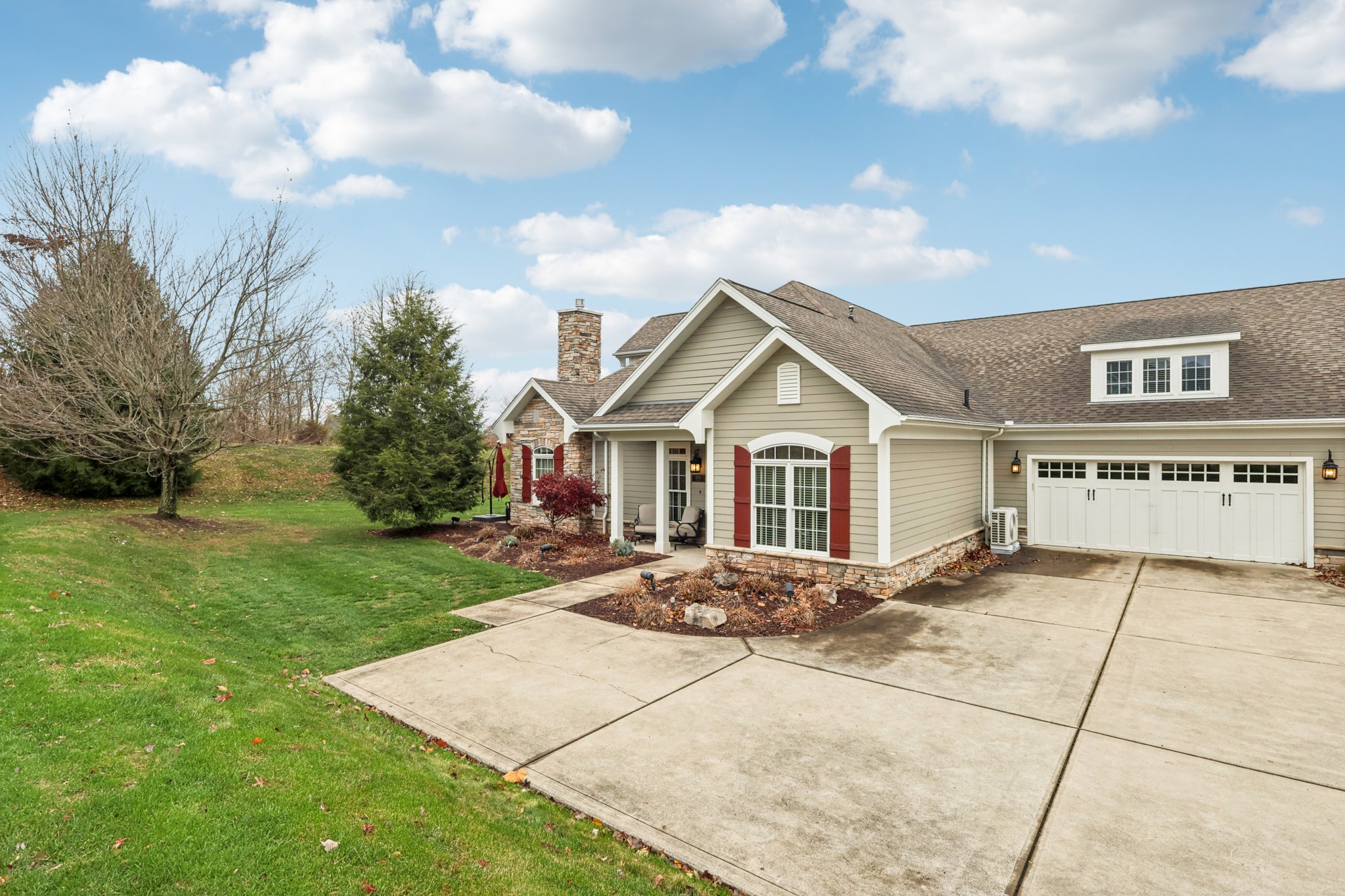 Deacon Dr-S2011-004.jpg