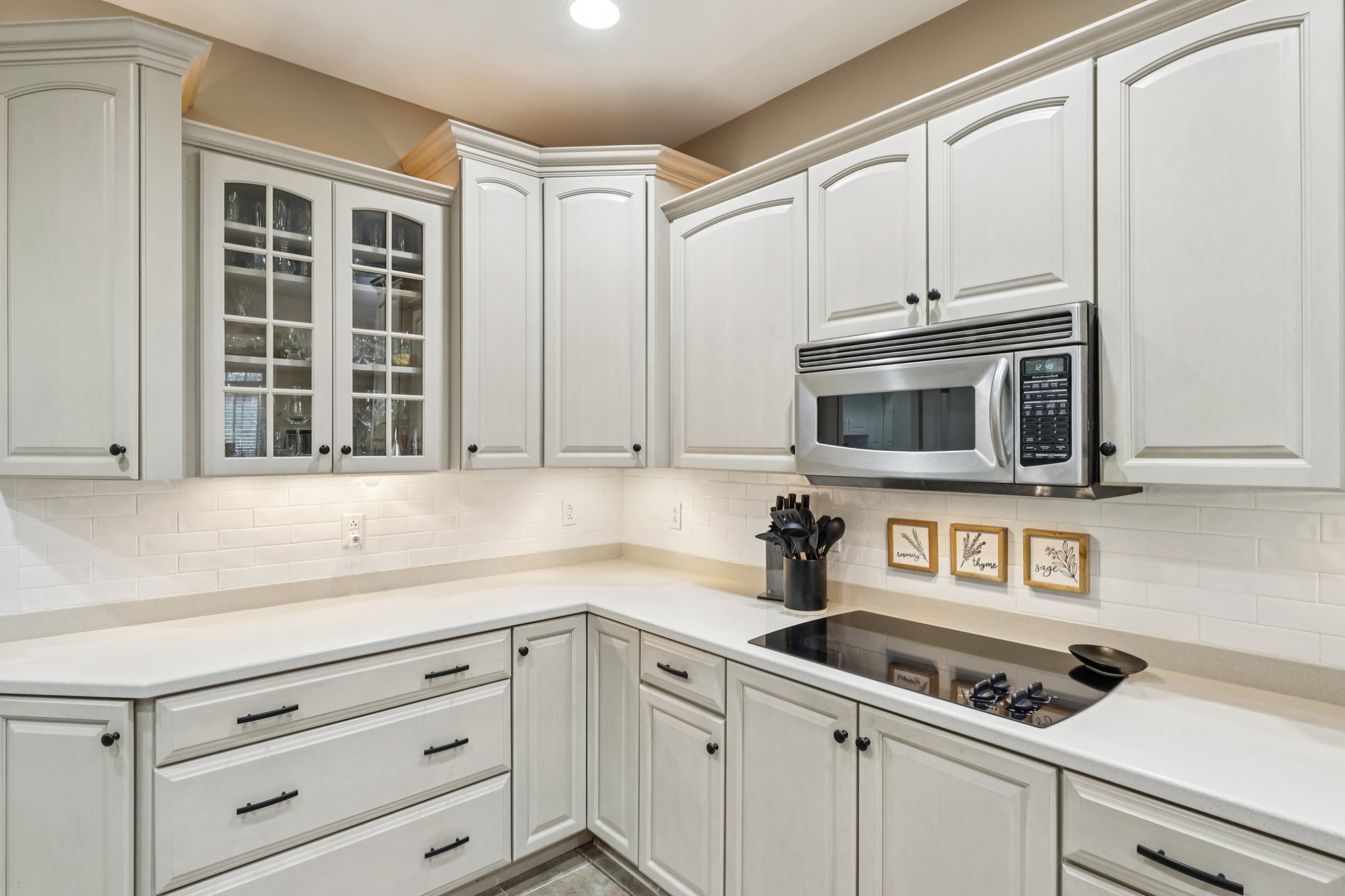 Deacon Dr-S2011-026.jpg