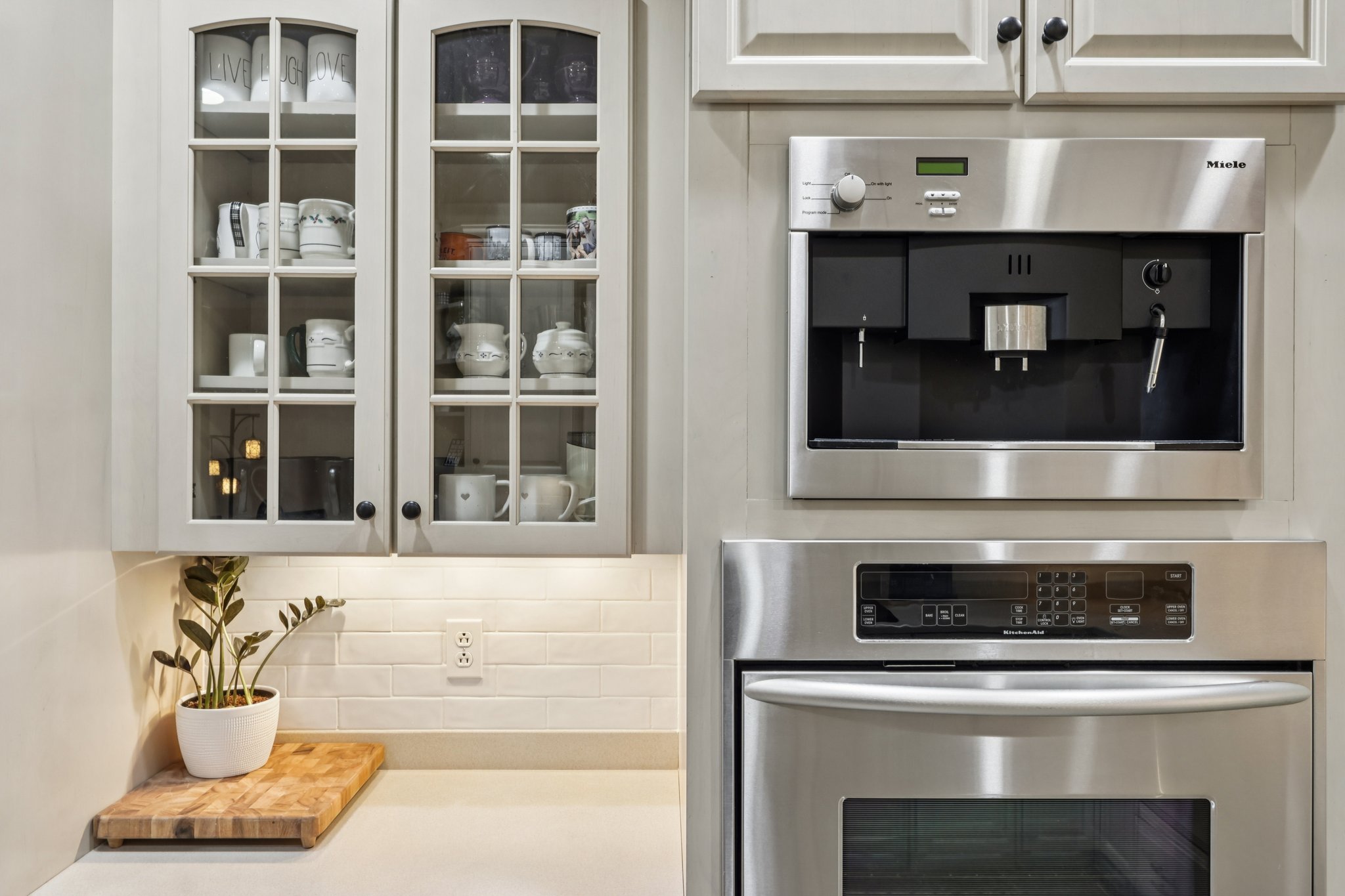 Deacon Dr-S2011-028.jpg