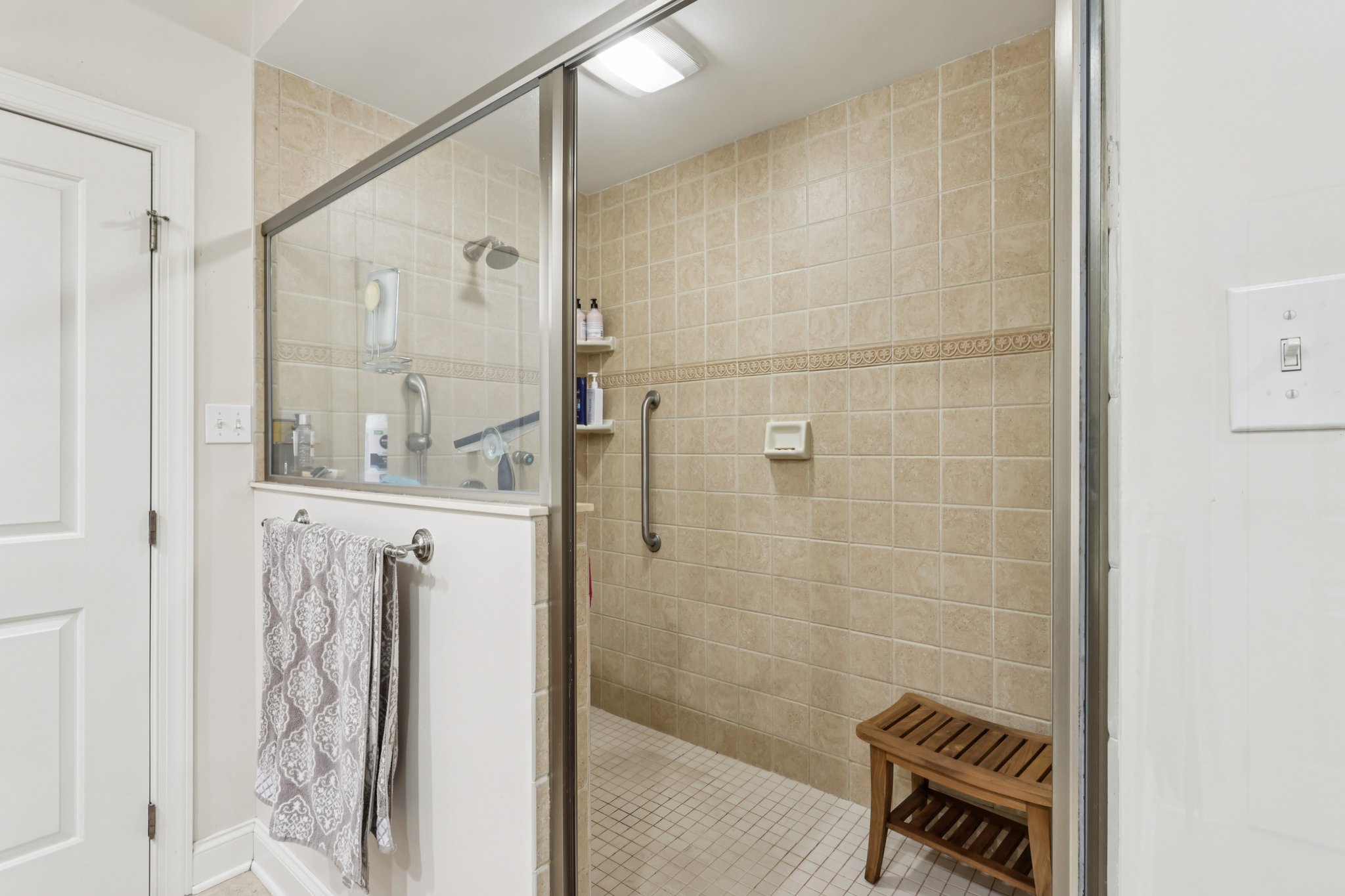 Deacon Dr-S2011-048.jpg