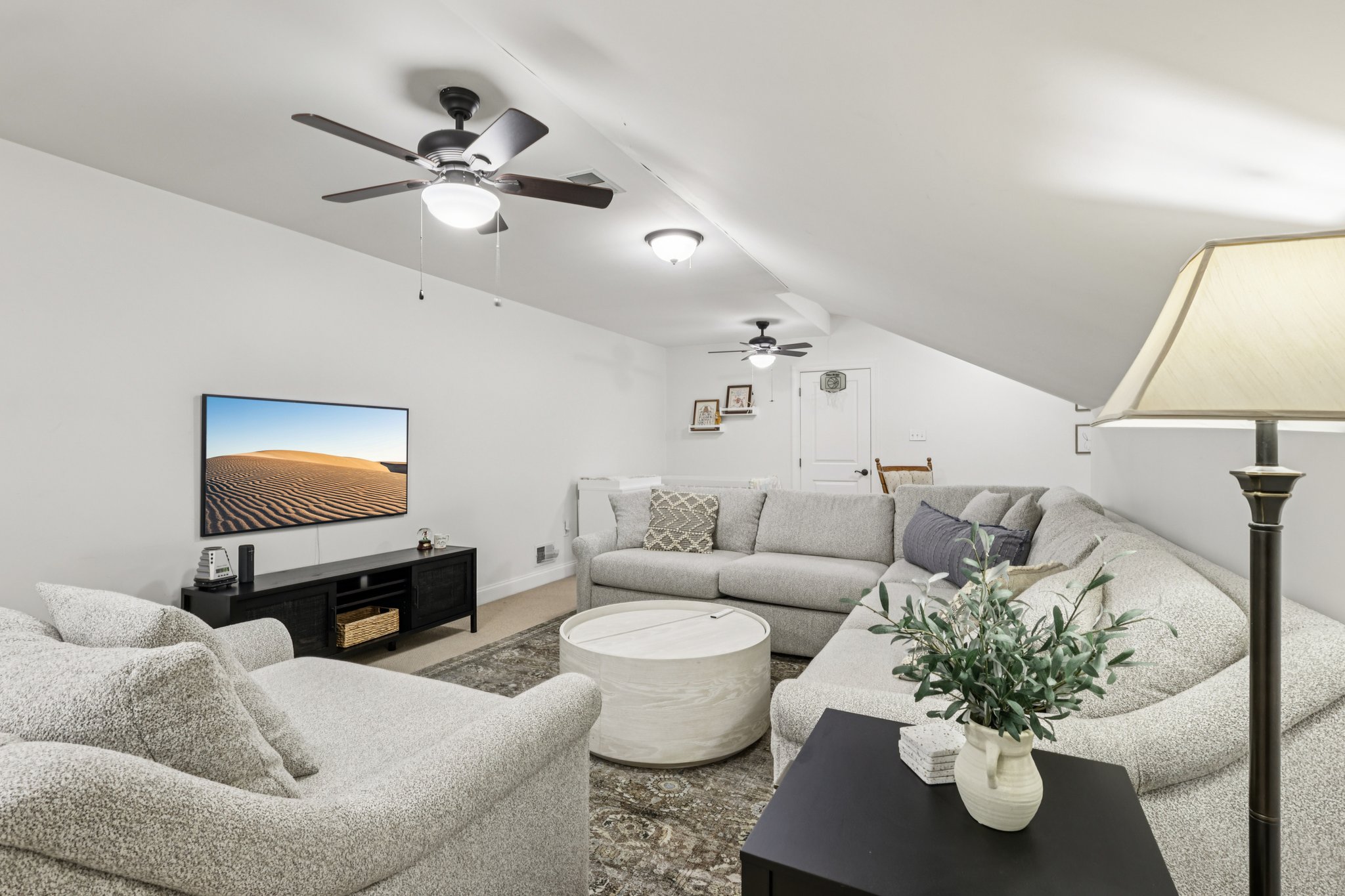 Deacon Dr-S2011-052.jpg