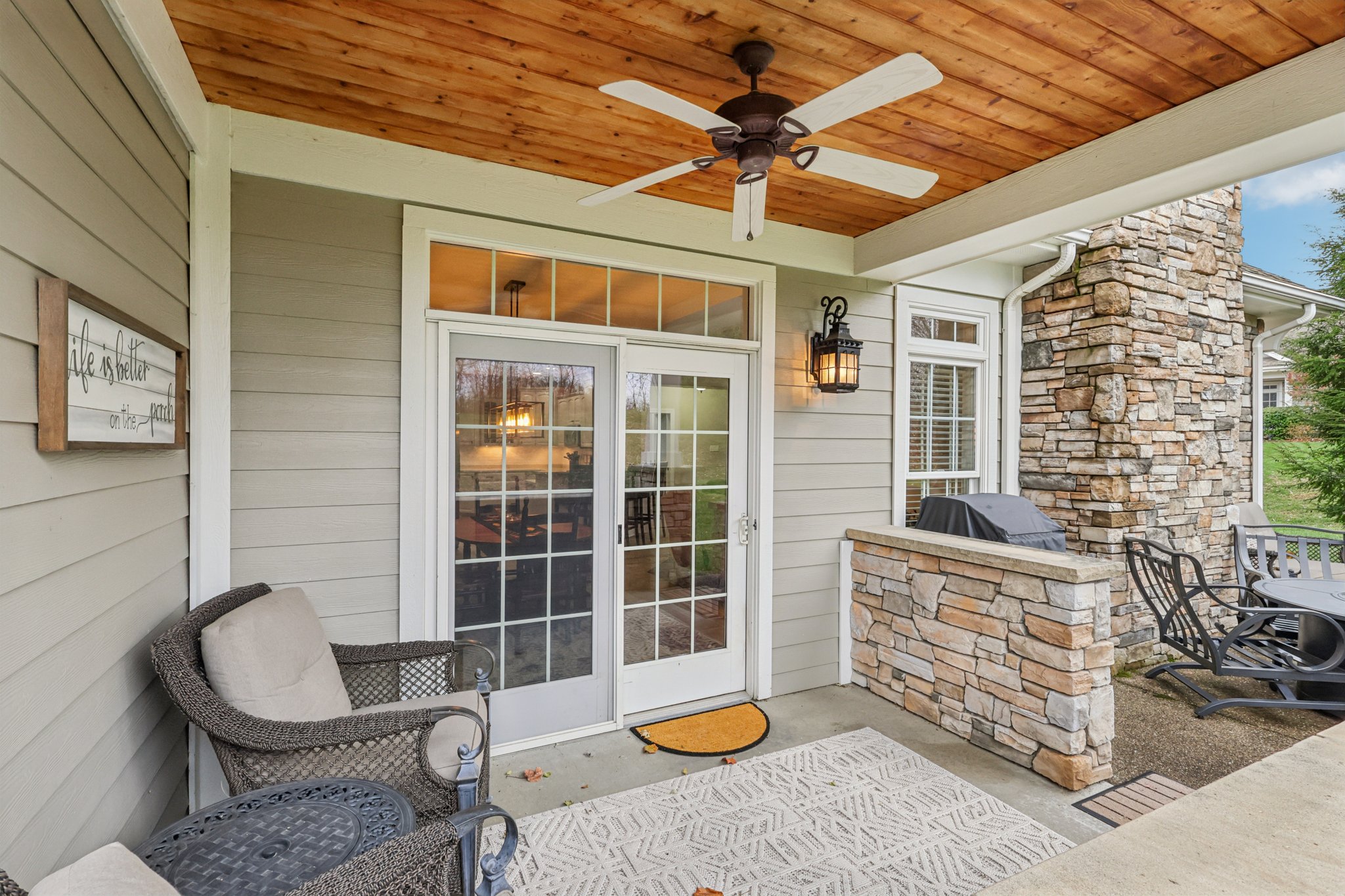 Deacon Dr-S2011-064.jpg