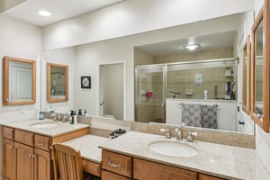 Deacon Dr-S2011-046.jpg