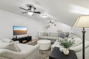 Deacon Dr-S2011-052.jpg