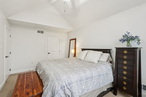 Deacon Dr-S2011-060.jpg