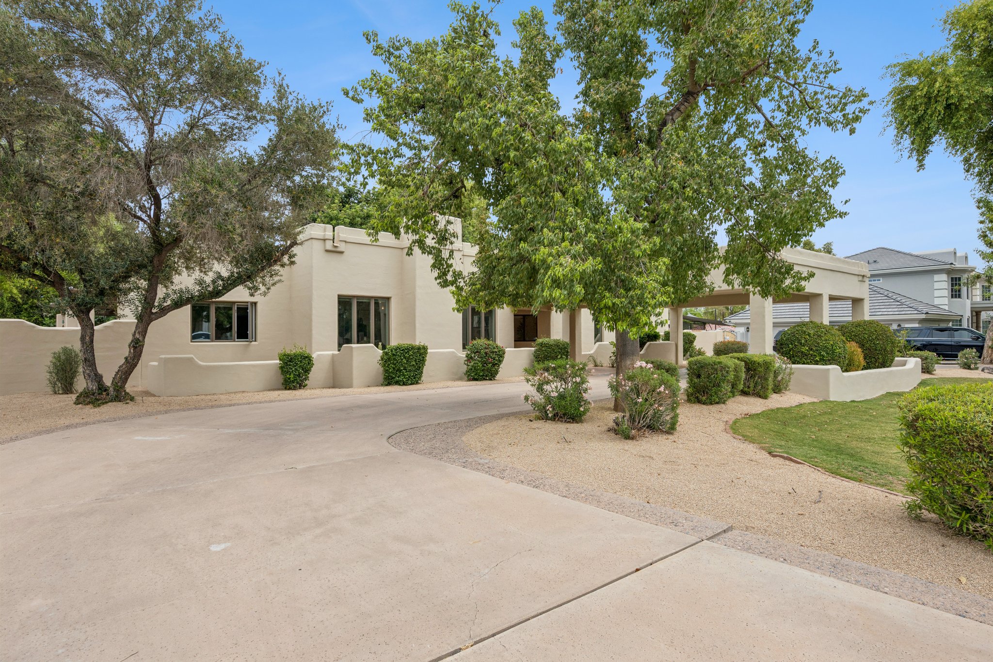 2002 E Caroline Ln - 003.jpg