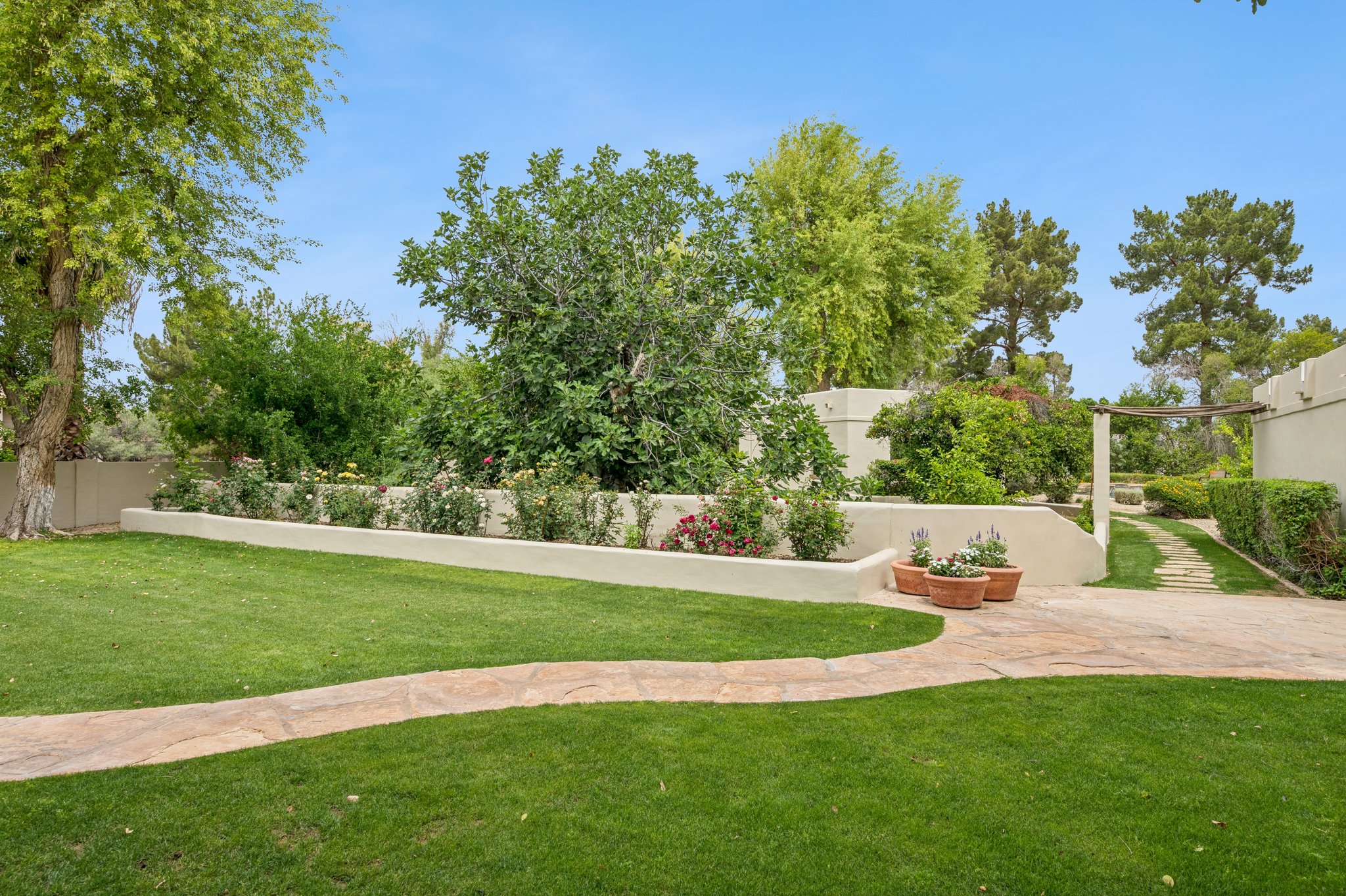 2002 E Caroline Ln - 011.jpg