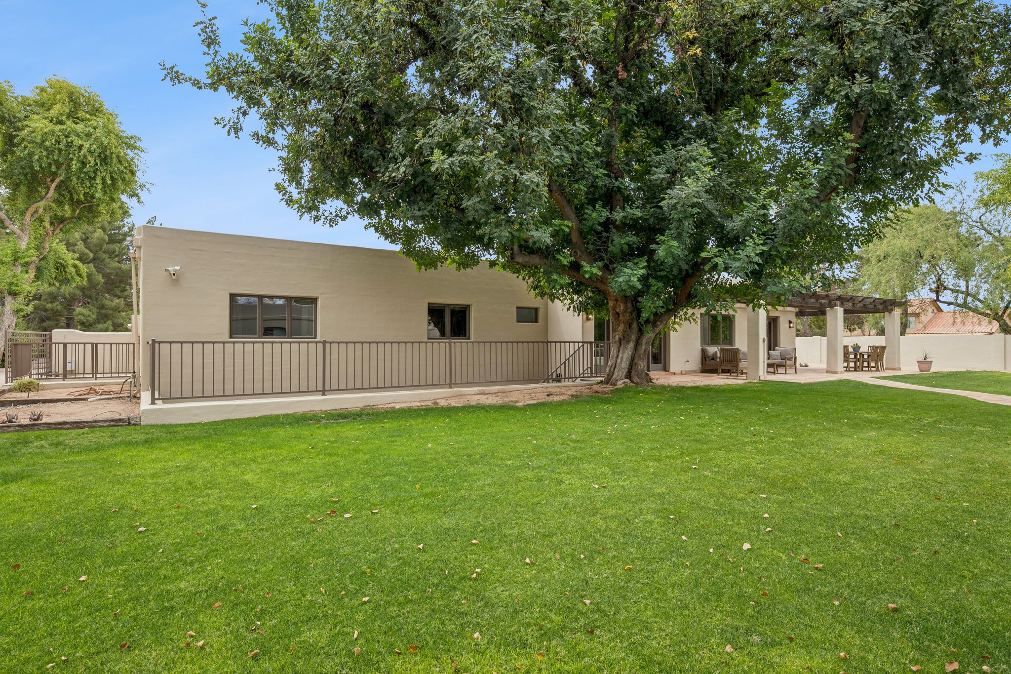 2002 E Caroline Ln - 014.jpg