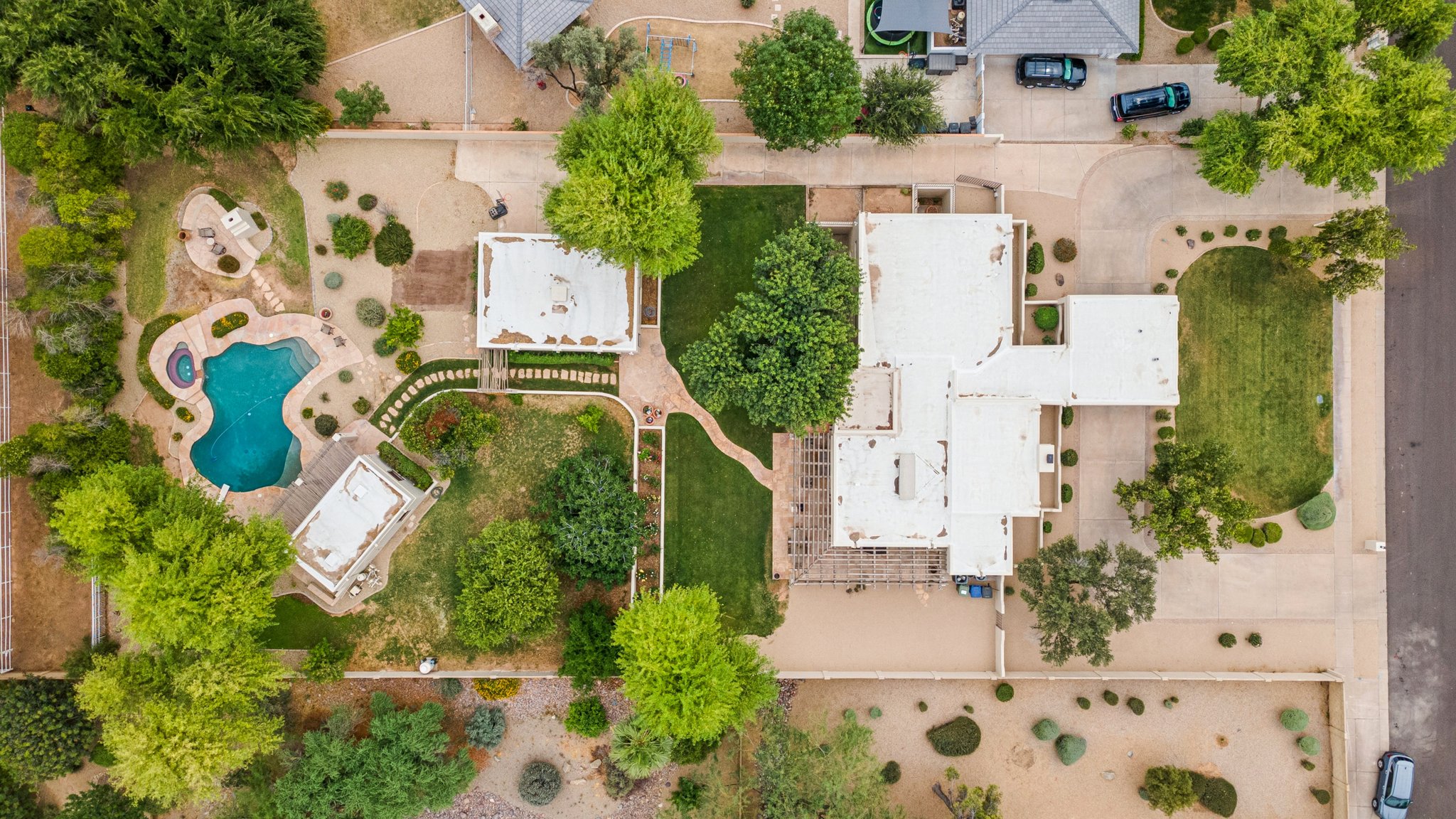 2002 E Caroline Ln - 017.jpg