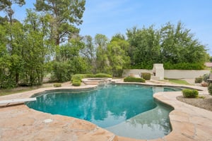 2002 E Caroline Ln - 004.jpg