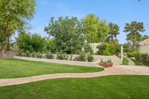 2002 E Caroline Ln - 011.jpg