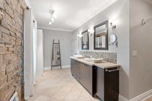  Photo 31