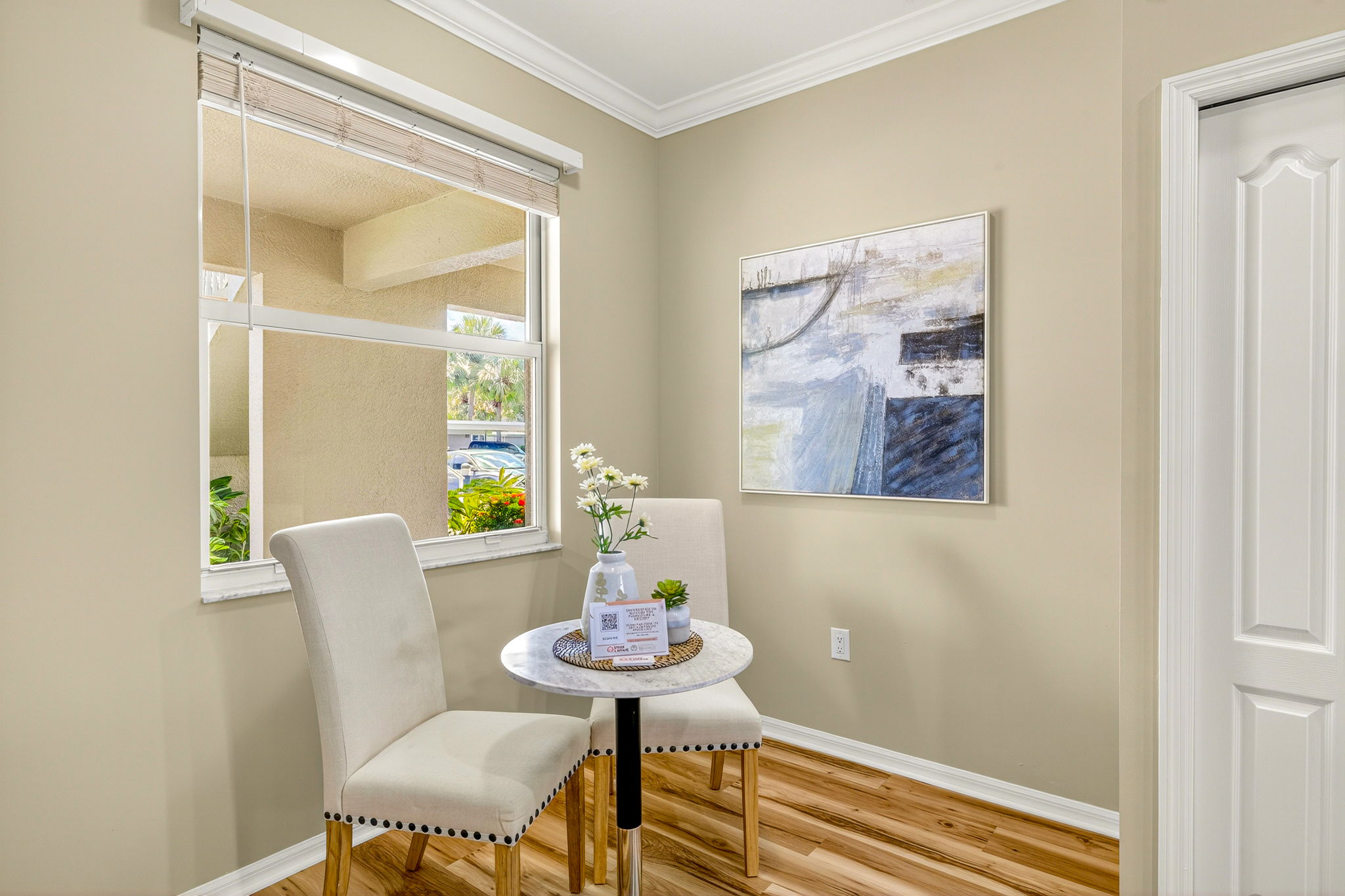 Breakfast Nook 1 of 2