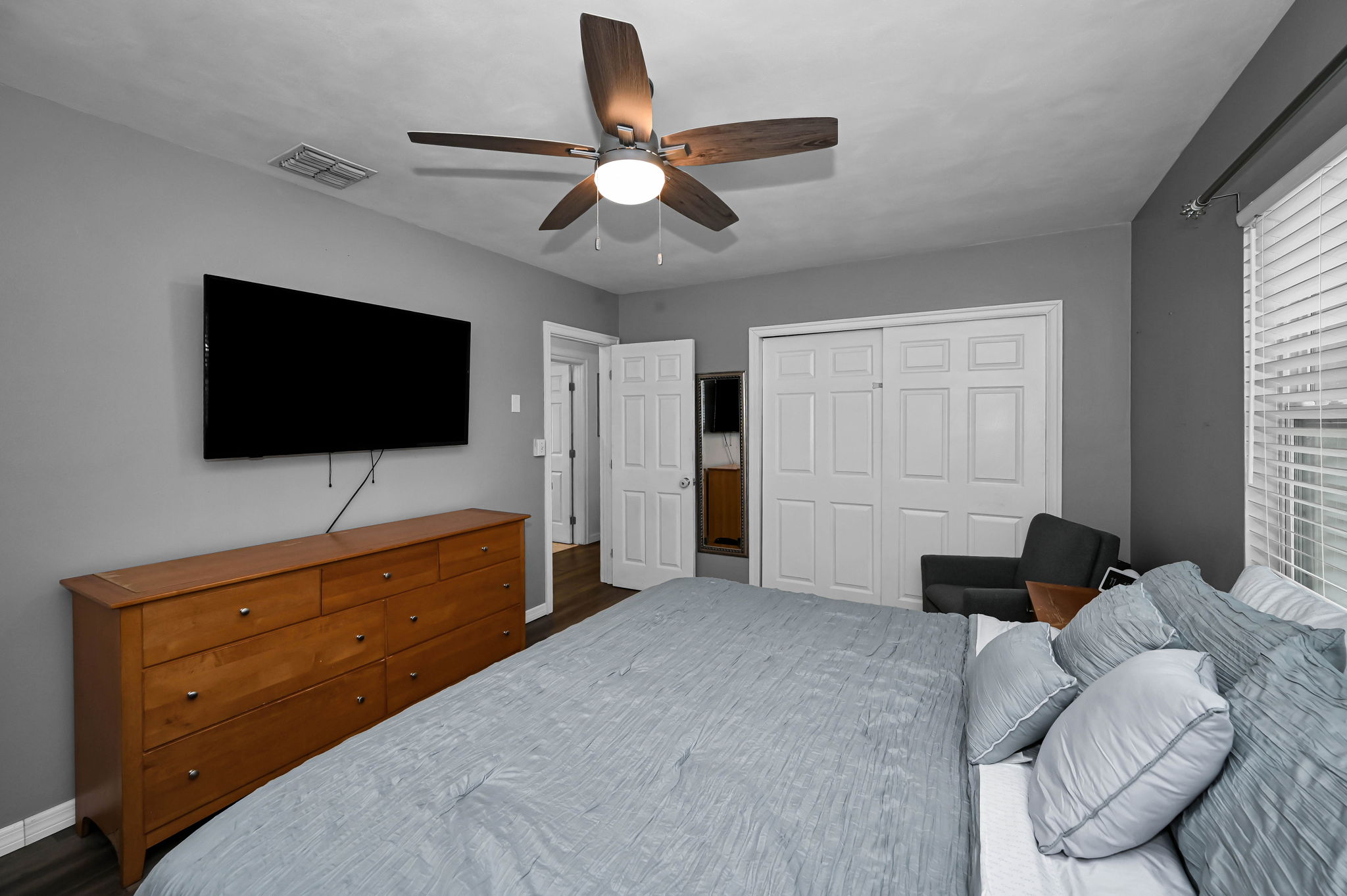 Bedroom1c