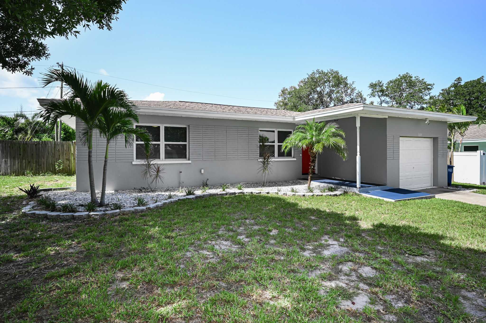 Front Exterior4