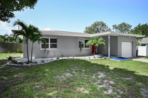 Front Exterior4