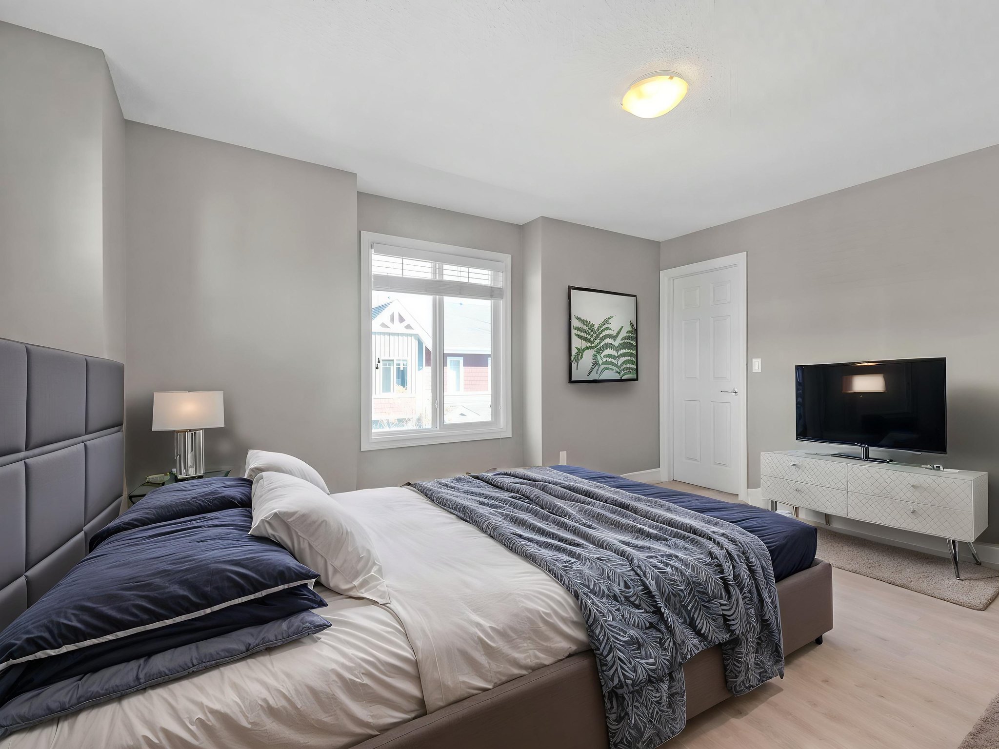 VX- Interior Image - (33) virtually staged.jpeg