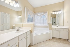 Santenay Dr S W-020.jpg