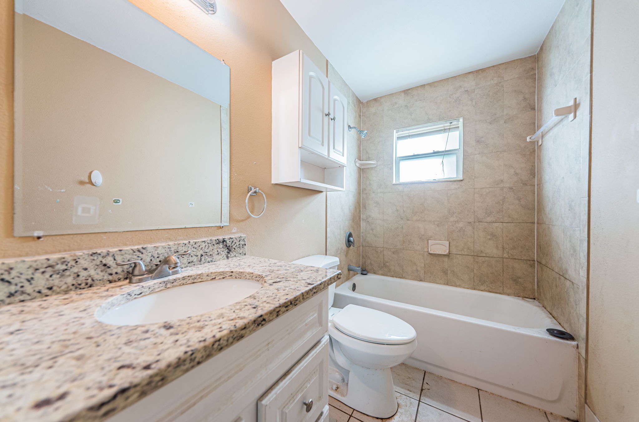 Bathroom 2a-2