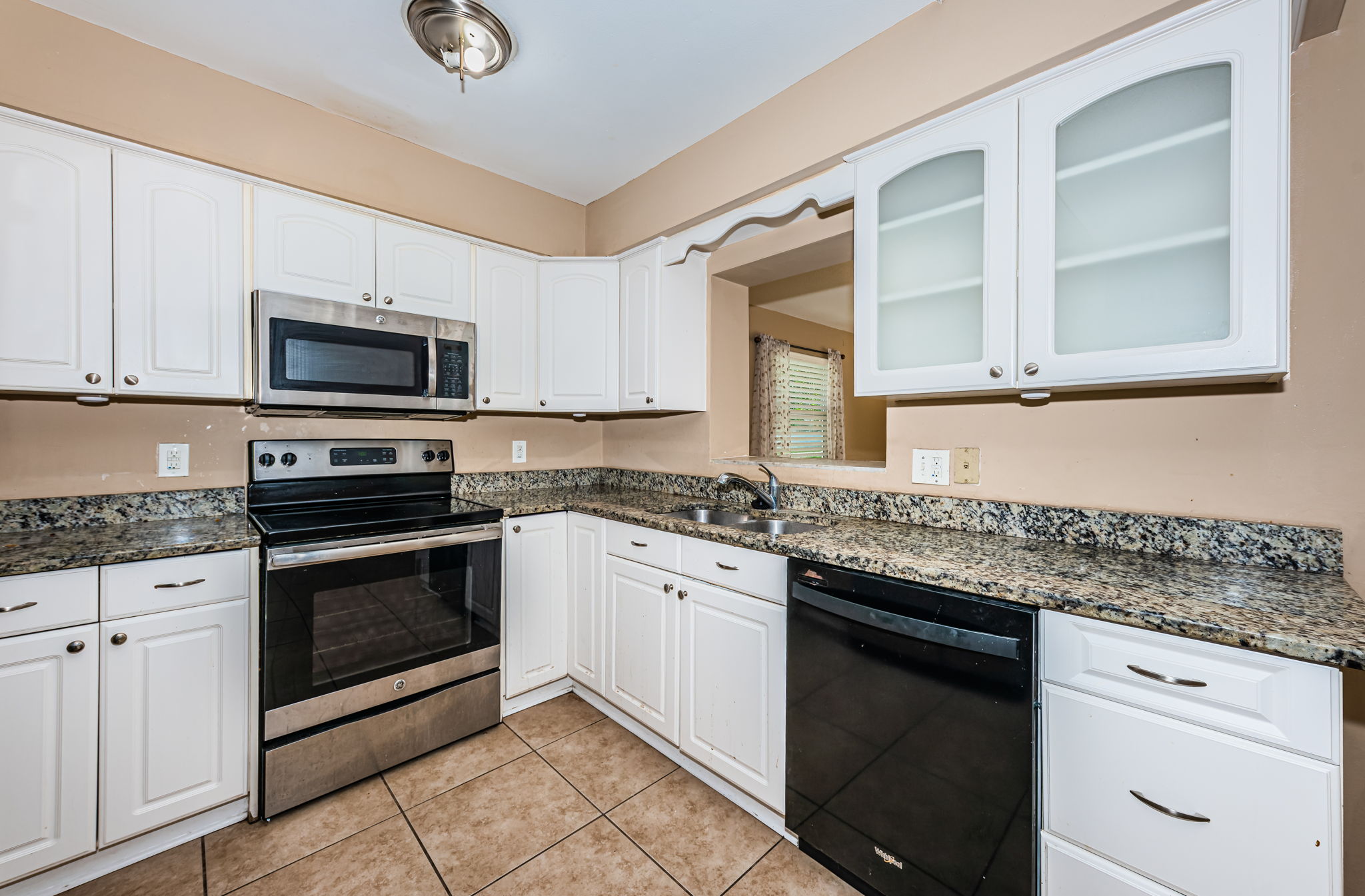 Kitchen 2-2