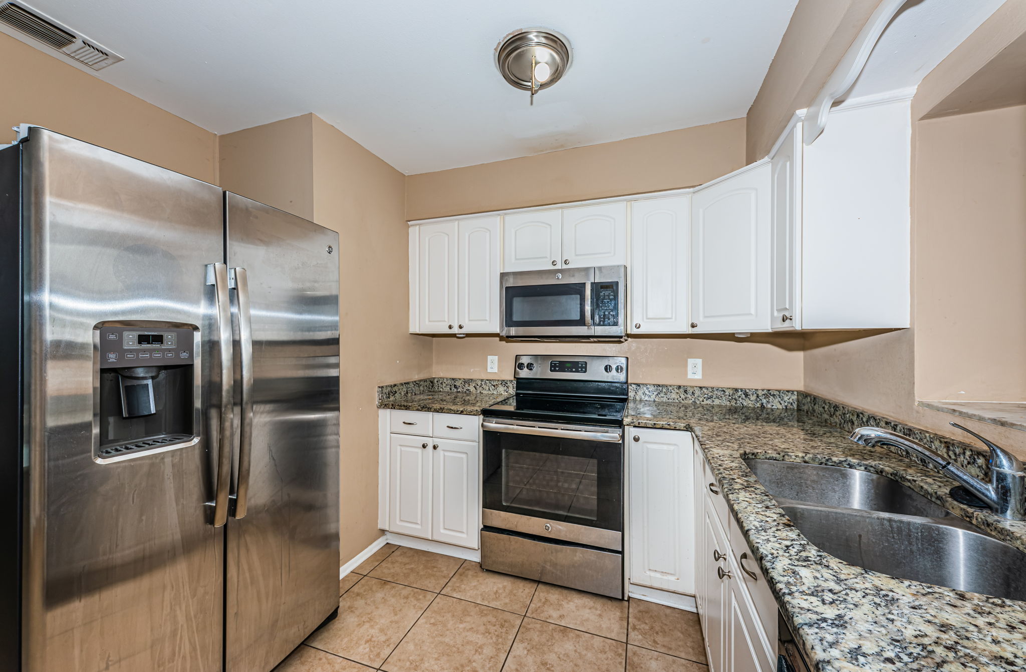 Kitchen 3-2