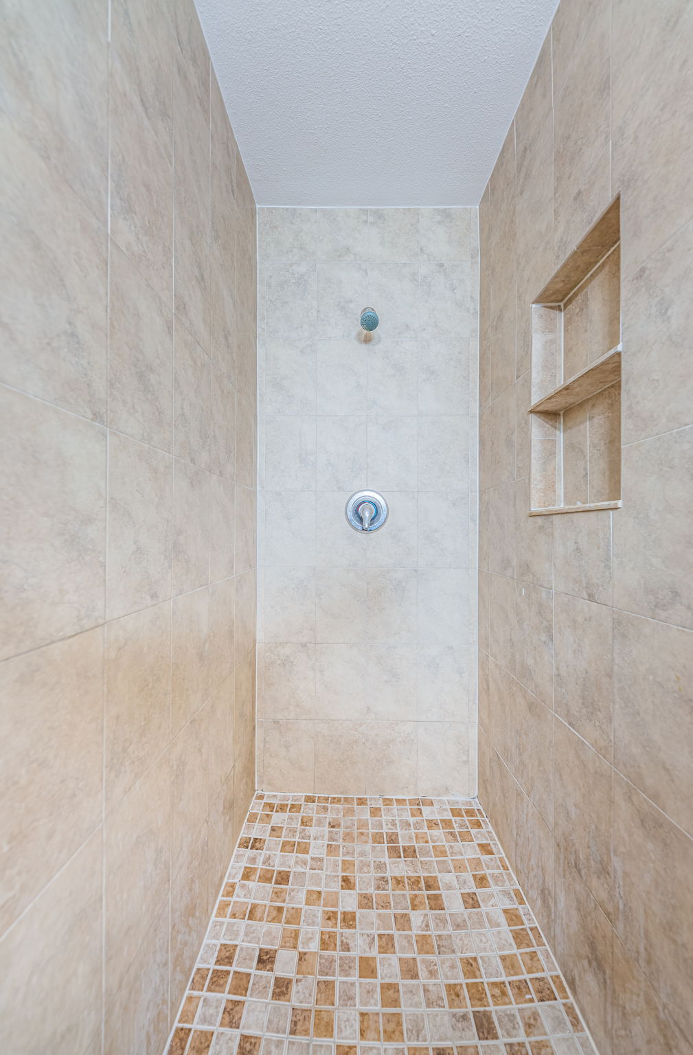 Primary Bathroom 1b-2