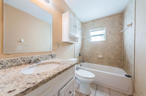 Bathroom 2a-2