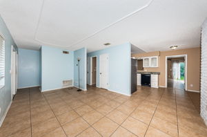 Living Room 4-2