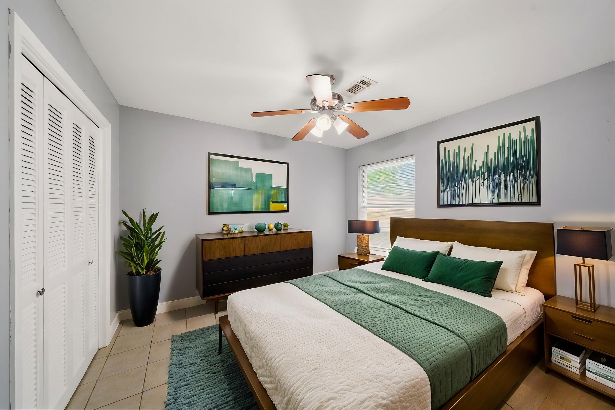 016_2003 Williamsburg Ct S HDR-89 virtually staged.jpeg