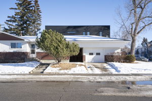 2004 18 St NW, Calgary, AB T2M 3T1, Canada Photo 2