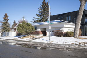 2004 18 St NW, Calgary, AB T2M 3T1, Canada Photo 0